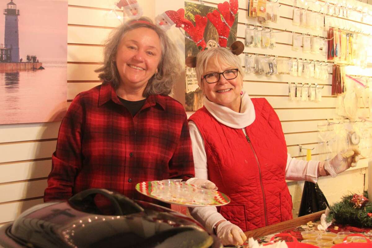 The Victorian Sleighbell Parade and Old Christmas Weekend was off to a good start on Friday. The annual soup cook off brought hundreds of people to downtown businesses in Manistee.