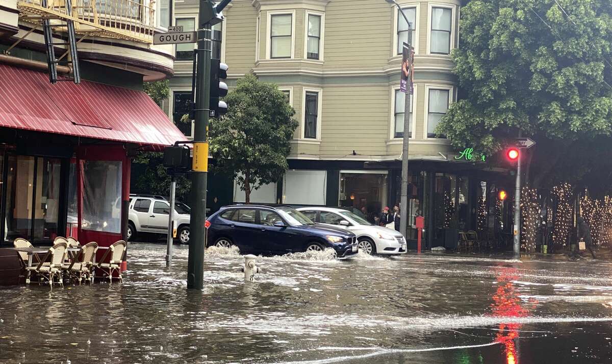 See water pouring into Muni station during strong Bay Area storm