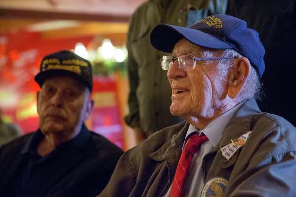 Families Remember Pearl Harbor Salute The Survivors In San