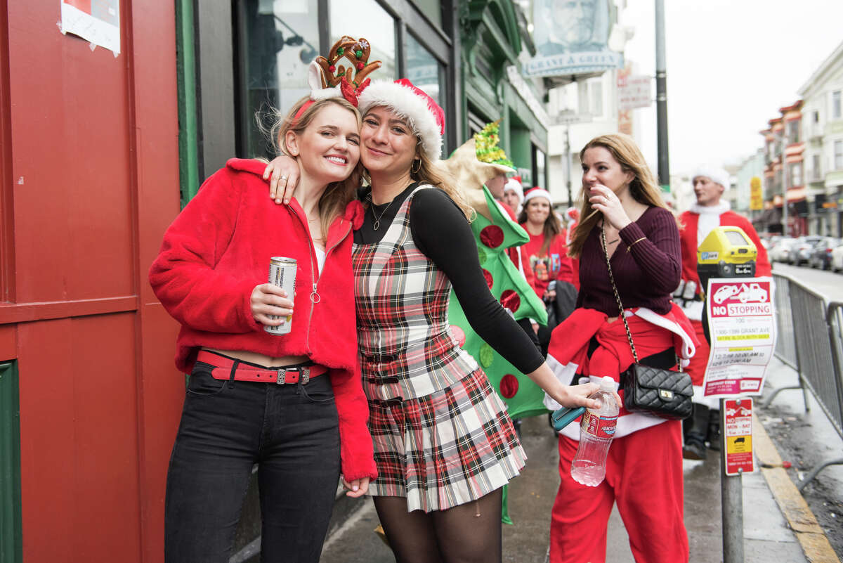 Bartenders reveal what it's like serving all the Santas during SantaCon