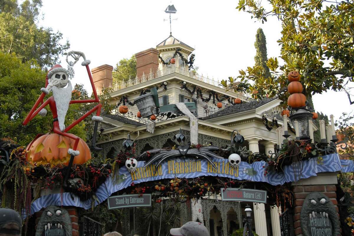 Disneyland's Haunted Mansion ride will close in 2020 for extensive ...