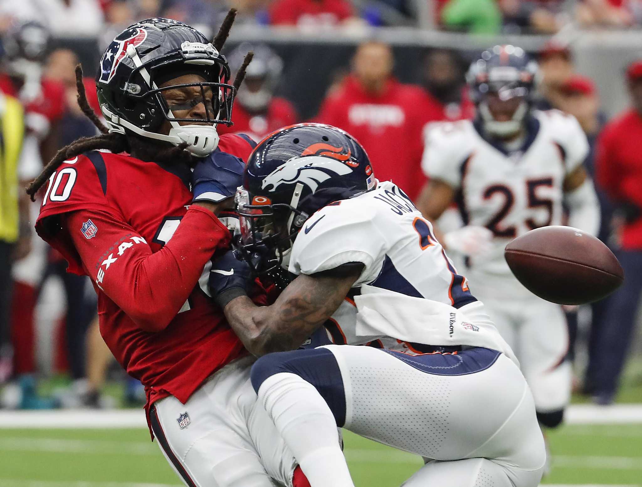 Broncos' Kareem Jackson ejected after vicious helmet-to-helmet hit