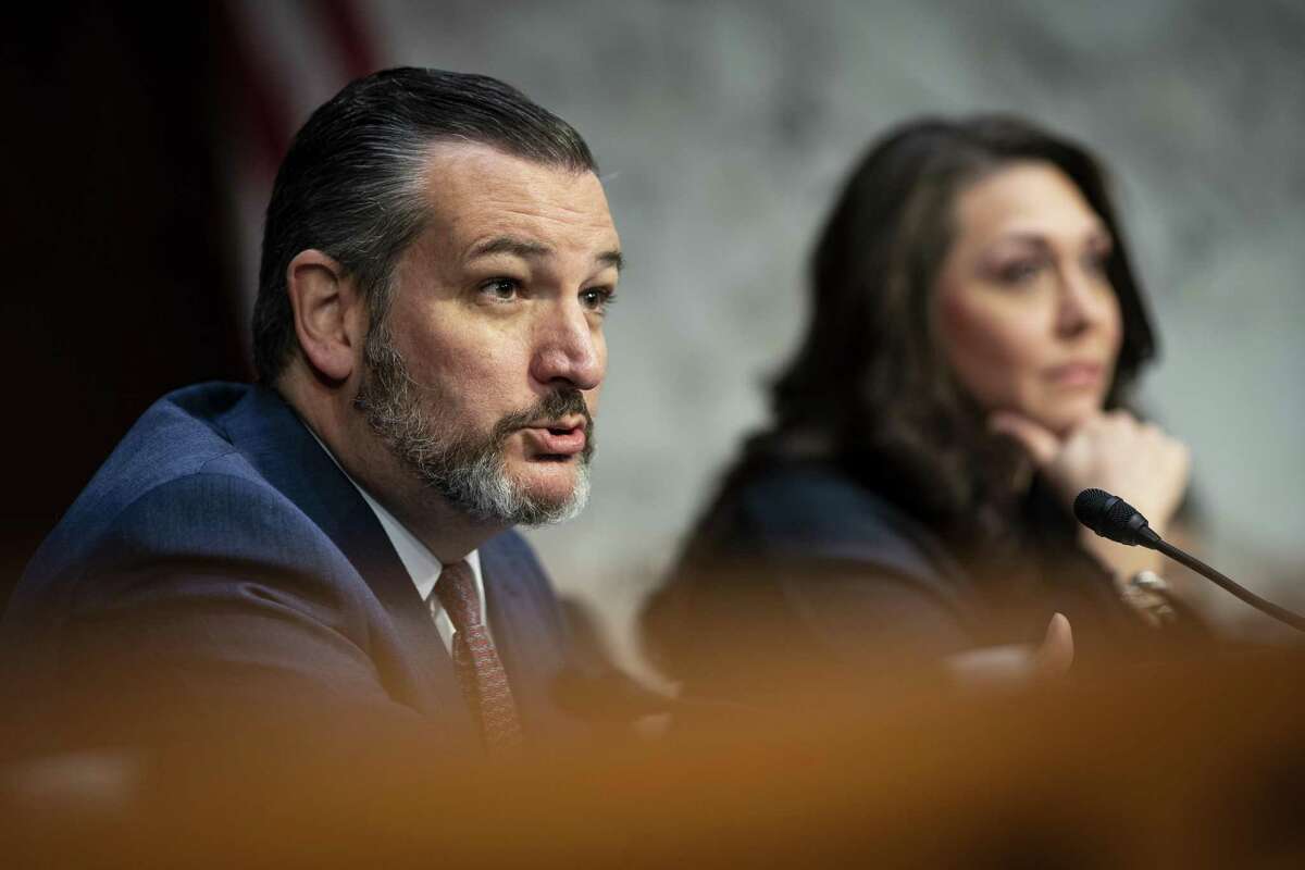 Senator Ted Cruz, a Republican from Texas, speaks during a Joint Economic Committee hearing on Capitol Hill in Washington, D.C., U.S., on Wednesday, Nov. 13, 2019. Federal Reserve Chairman Jerome Powell declined to pledge that the Fed would keep interest rates on hold through 2020. Photographer: Al Drago/Bloomberg