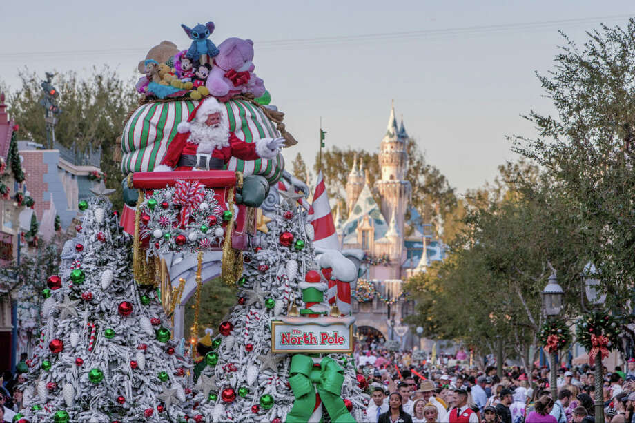 How to do Christmas at Disneyland on the cheap - Houston Chronicle