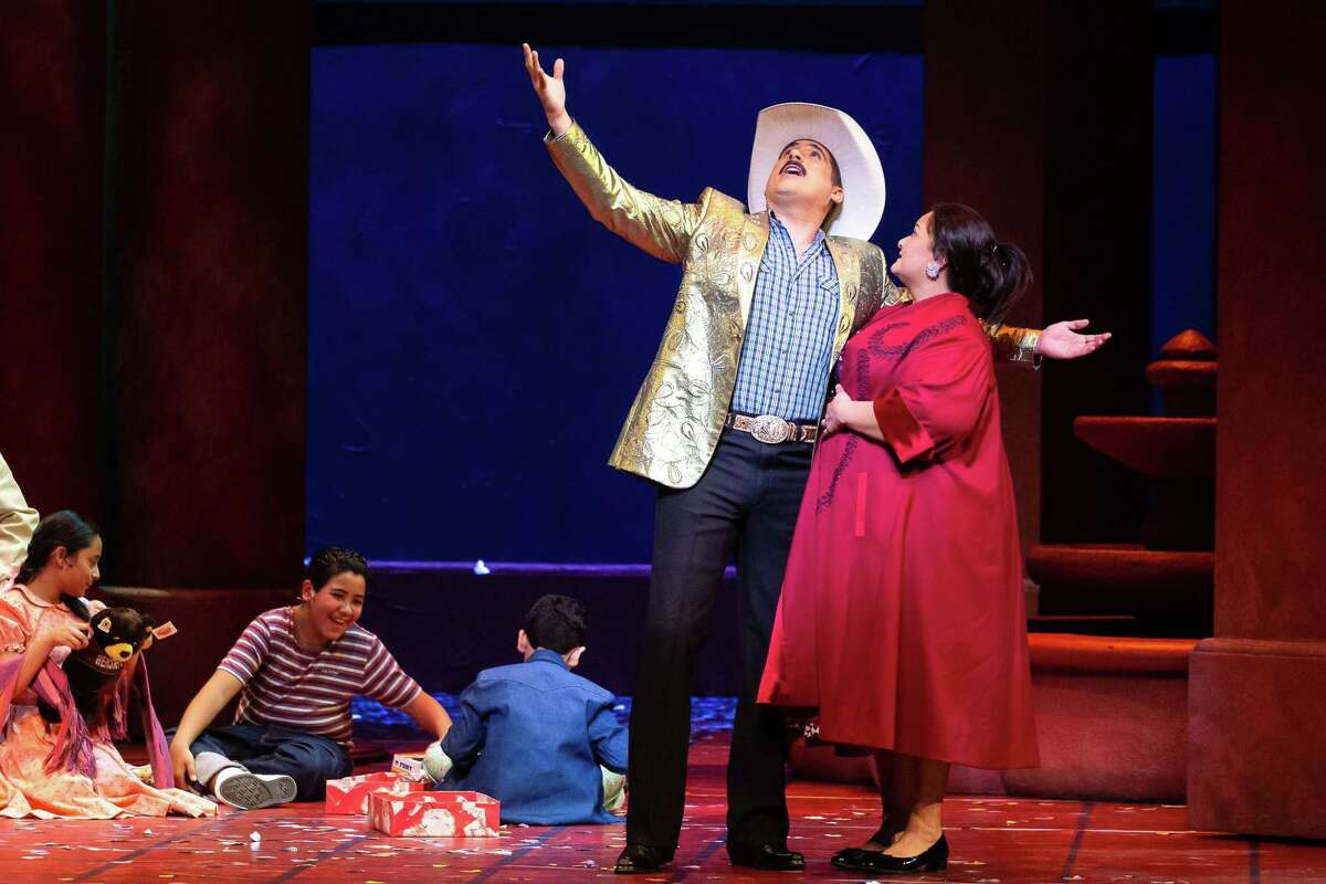 Houston Grand Opera stages the mariachi opera 'El Milagro del Recuerdo"