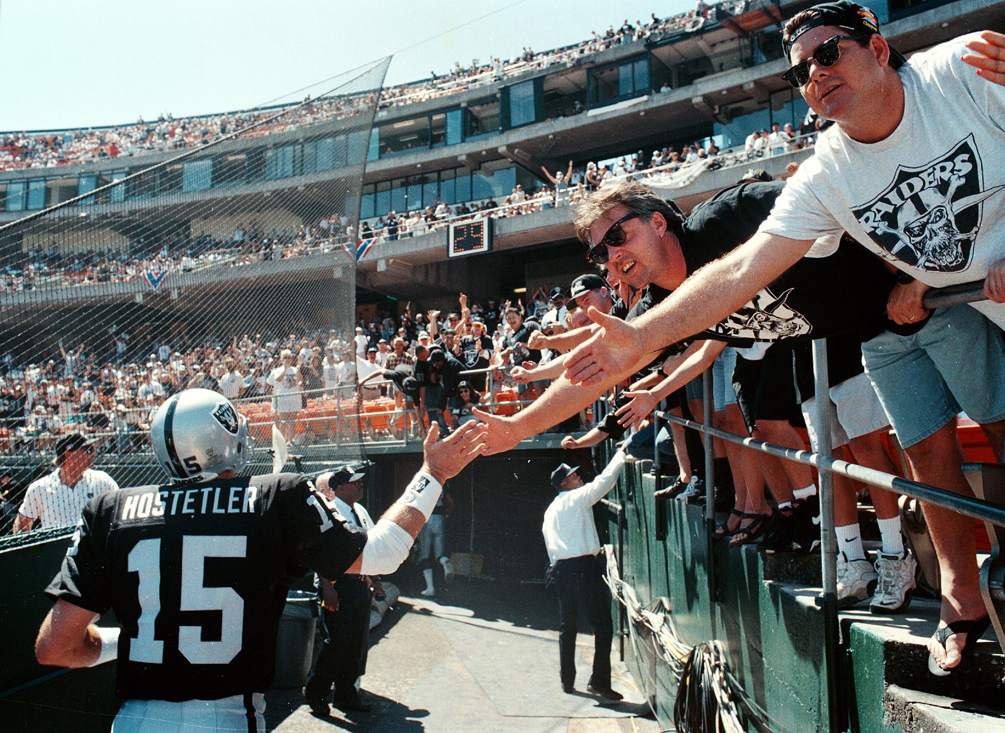 The Raiders' Final Game in Oakland Is Engulfed in a Black Hole of