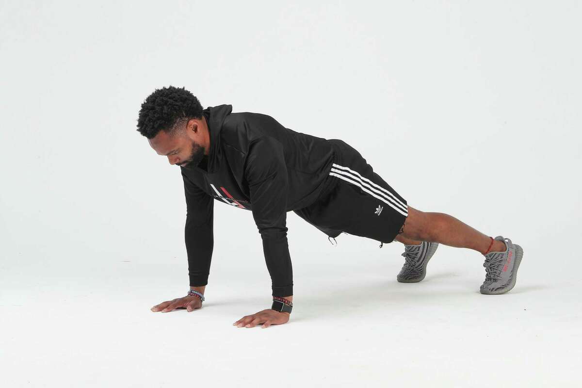 Push Up with Crossover. Step 3