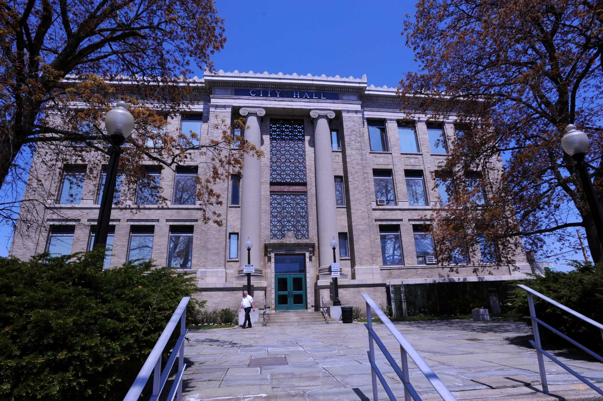 City of Bridgeport government services open at 10 AM