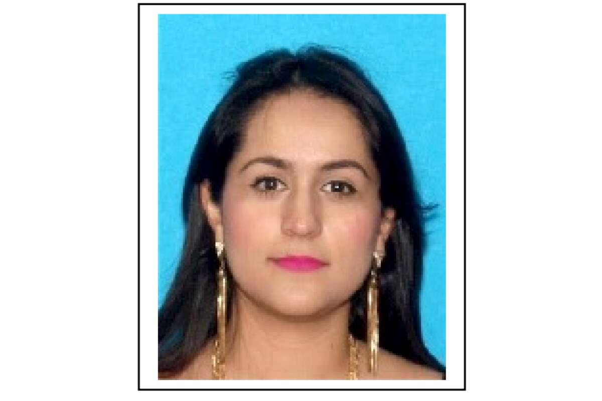 Sacramento police say Perlita Afancio-Balles, 29, posed as a psychic in order to steal $100,000 from her victims.