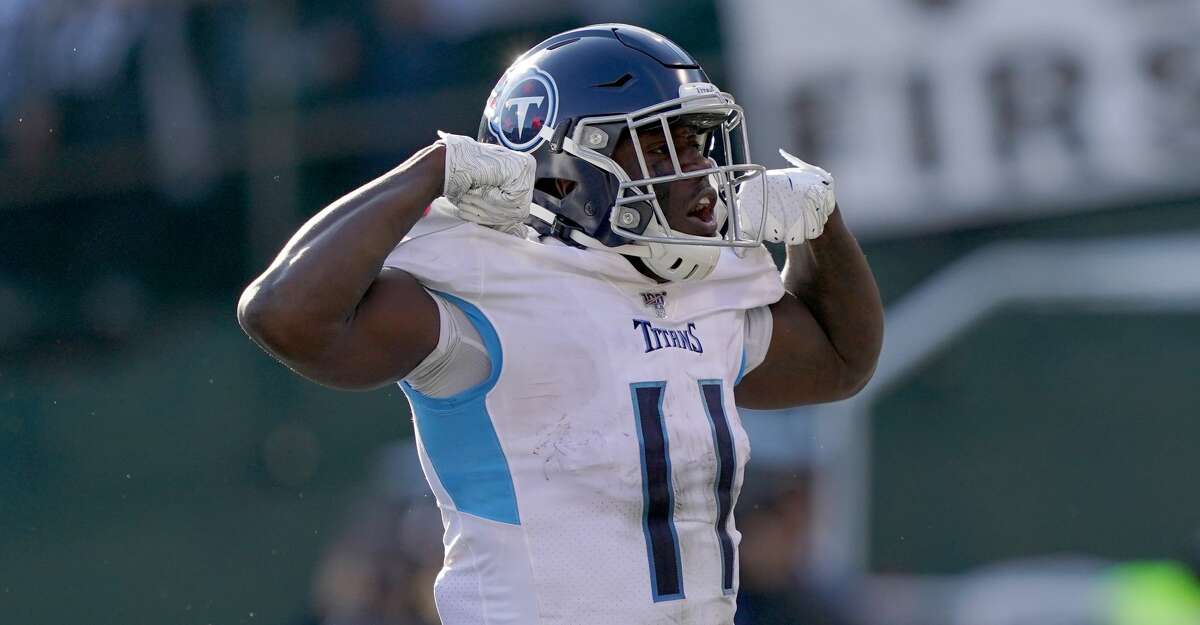 Tennessee Titans Wide Receiver Corey Davis celebrates a touchdown