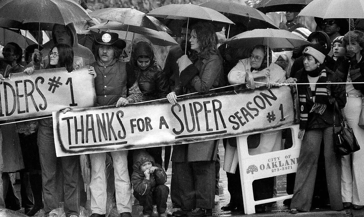 OAKLAND, CA - CIRCA 1970's: Linebacker Ted Hendricks of the Oakland News  Photo - Getty Images