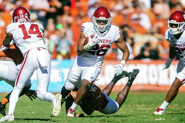 Gap Between Oklahoma Sooners Texas Longhorns Widening