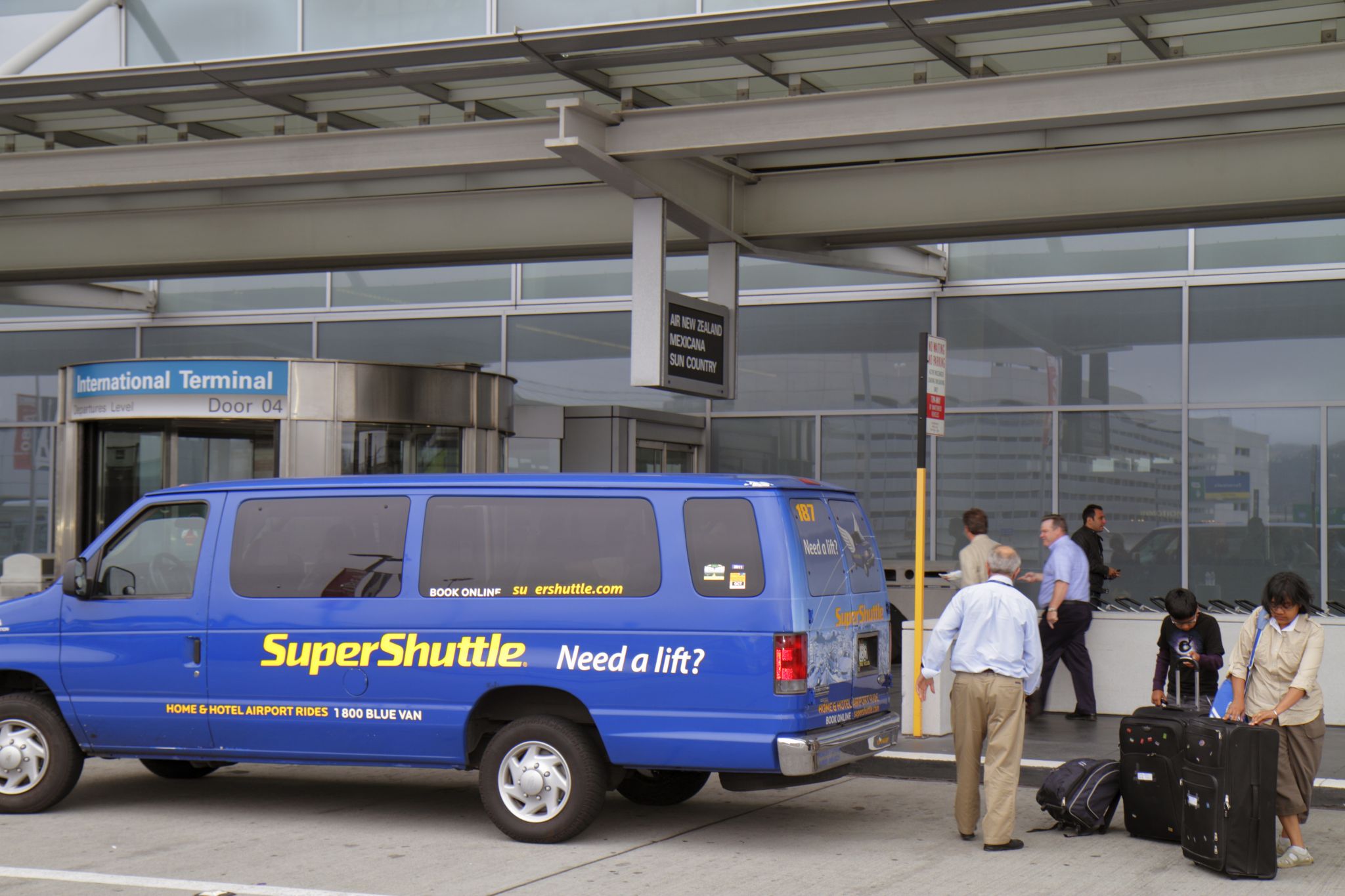 airport shuttle service