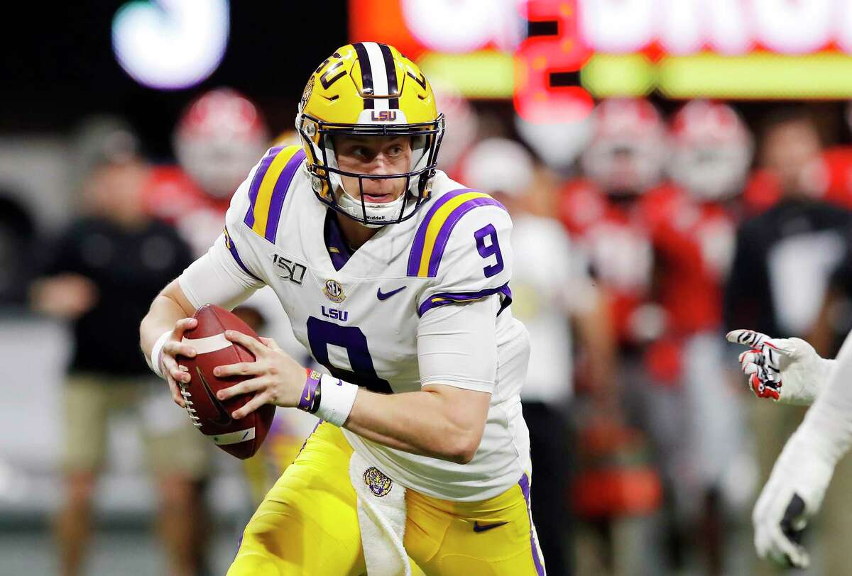 VIDEO: Watch Heisman Winner Joe Burrow Officially Graduate From LSU