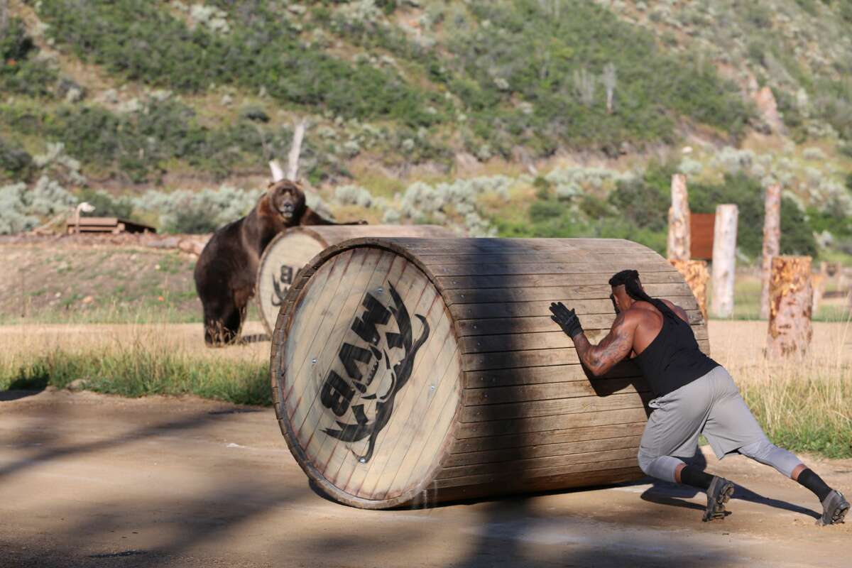 Kannon during log challenge