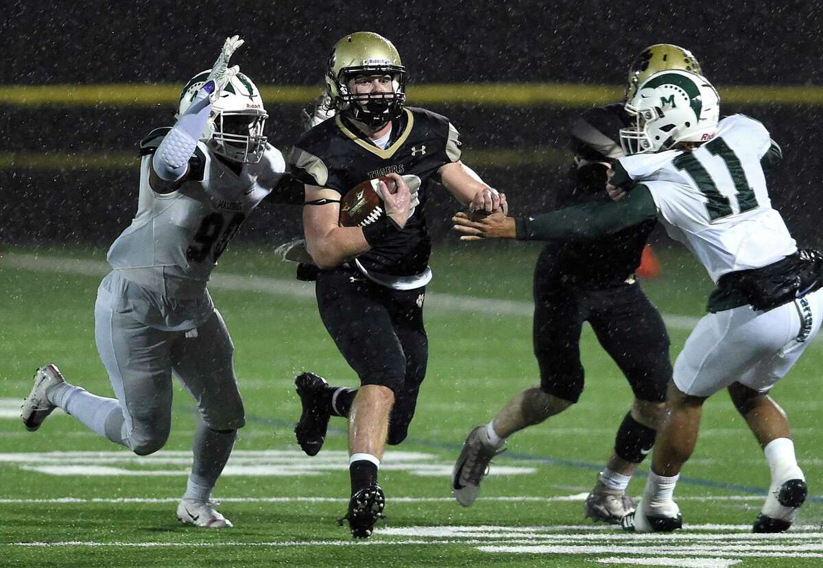 Norwich Free Academy earns playoff berth with win in Thanksgiving rivalry  game