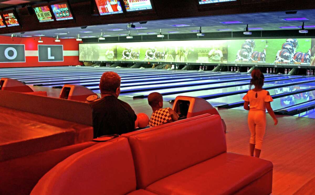 Retroswanky Bowlero Stafford debuts 1 million renovated bowling and