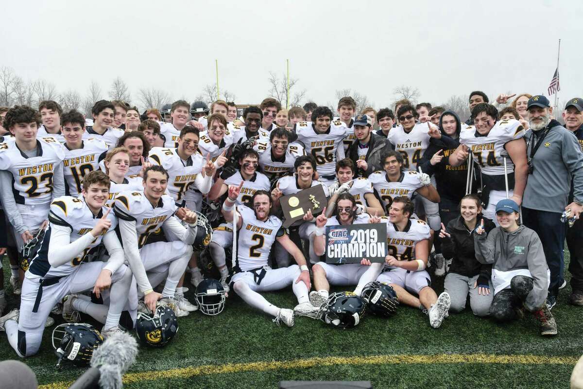 Weston scores on opening play en route to 1st state title, running over
