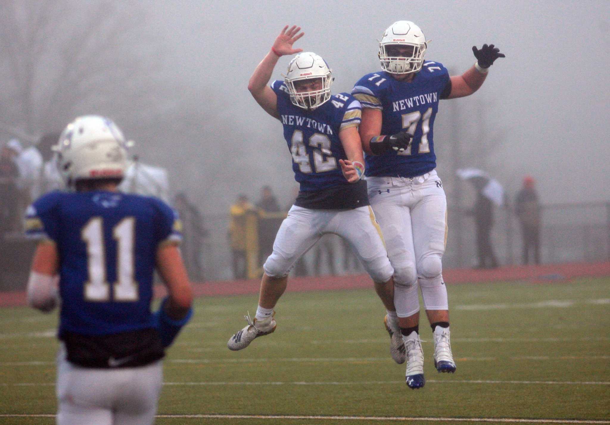 National media embraces Newtown football team, Nighthawks appear on Sunday  Night Football halftime show