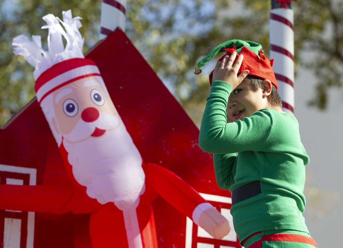 Conroe Christmas Parade 2022 Pv34M8Obkt8Eqm