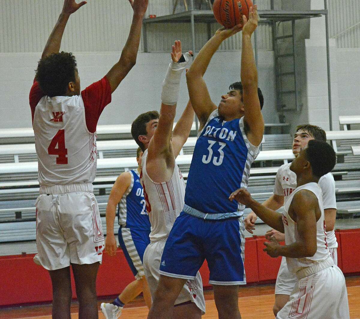 Olton takes care of Wellington 5343 in Longhorn Shootout