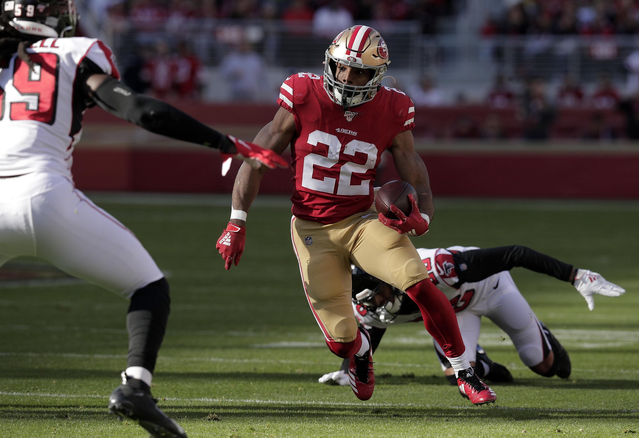 Los 49ers intercambian a Matt Breida con Dolphins, draft ofensivo de