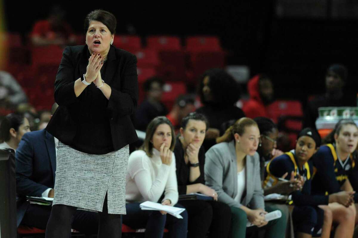 UConn and Quinnipiac to meet next season in Hall of Fame Women’s