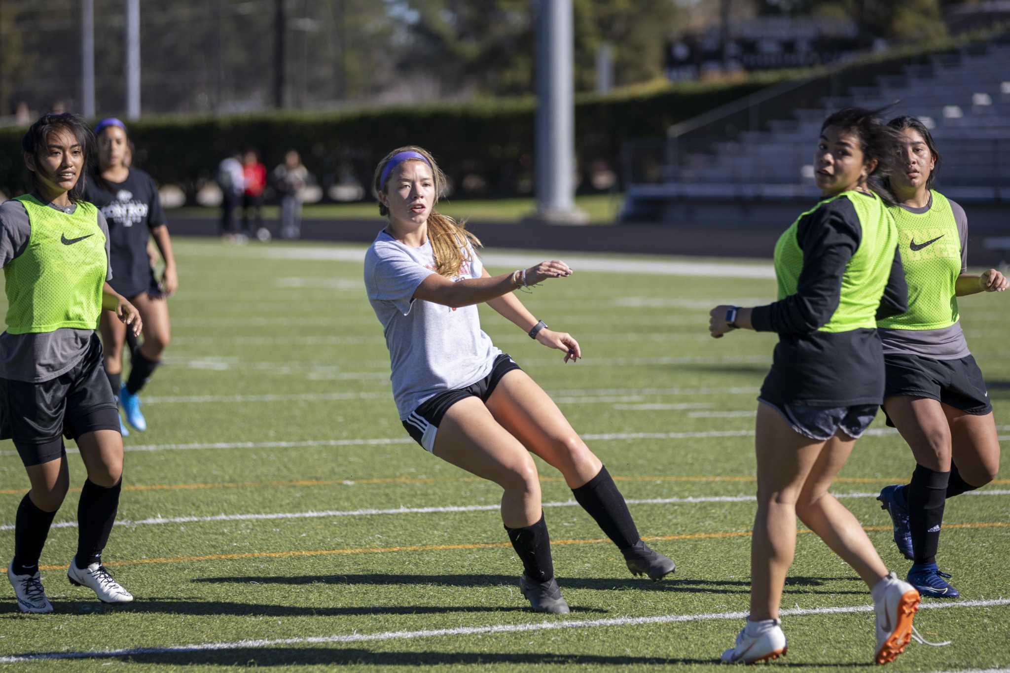 Angie Bokanyi on X: Buffalo Wild Wings in Conroe is giving CHS Girls  Soccer 10% of your ticket if you mention Team D! @soccer_conroe   / X