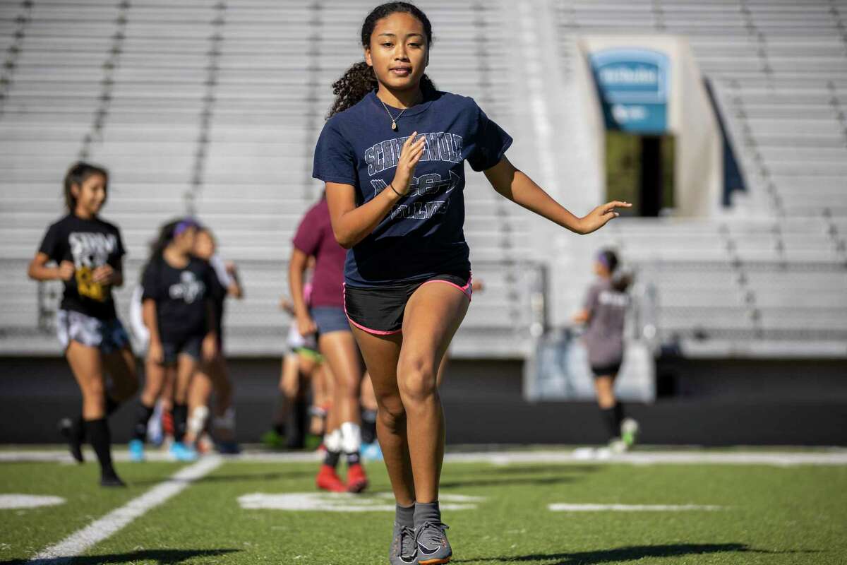 Angie Bokanyi on X: Buffalo Wild Wings in Conroe is giving CHS Girls  Soccer 10% of your ticket if you mention Team D! @soccer_conroe   / X