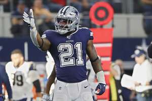 Reports: Cowboys’ Elliott, Texans players test positive for COVID-19