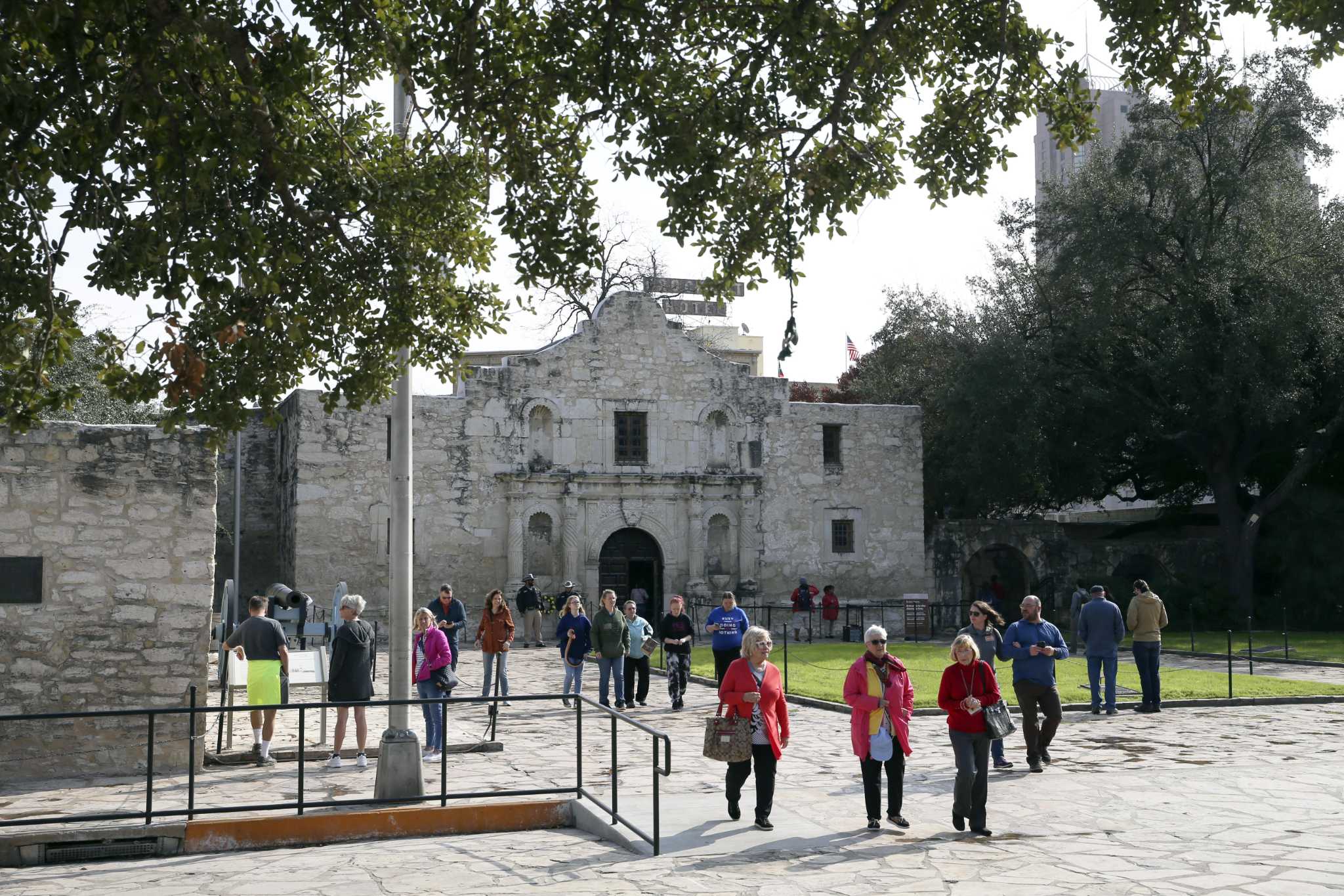 San Antonio cold front brings more chilly temperatures