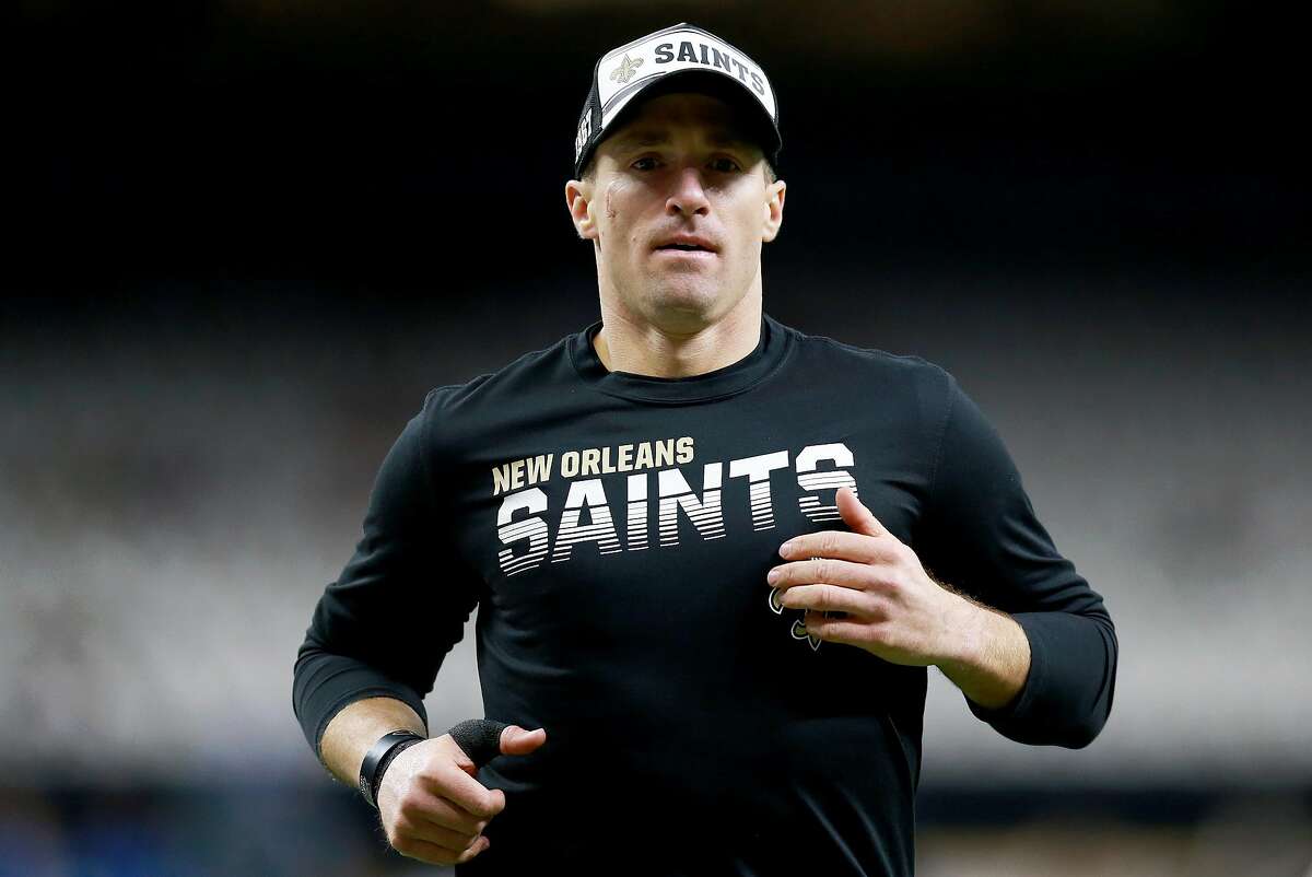 NEW ORLEANS, LOUISIANA - DECEMBER 16: Quarterback Drew Brees #9 of the New Orleans Saints warms up before the game against the Indianapolis Colts at Mercedes Benz Superdome on December 16, 2019 in New Orleans, Louisiana. (Photo by Sean Gardner/Getty Images)
