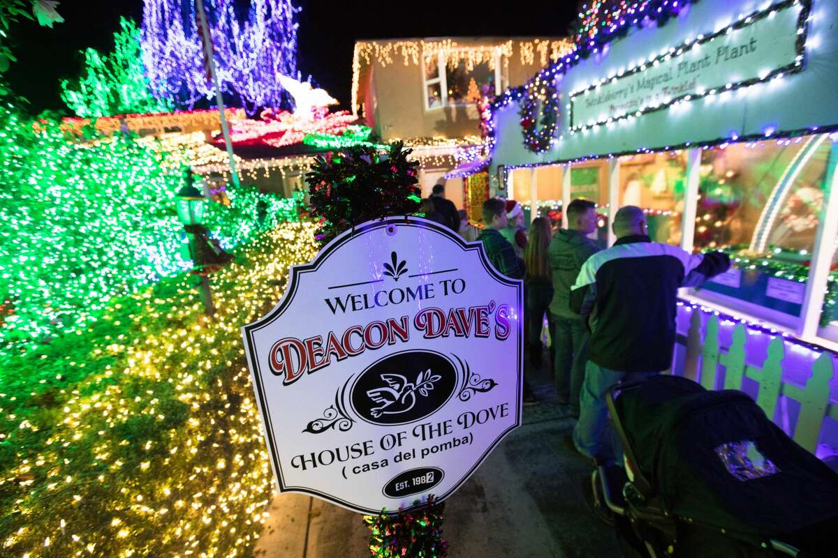Deacon Dave's Christmas display lights up Bay Area with over 640,000 lights