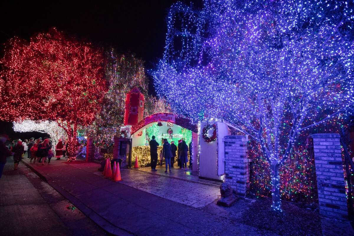 Deacon Dave's Christmas display lights up Bay Area with over 640,000 lights