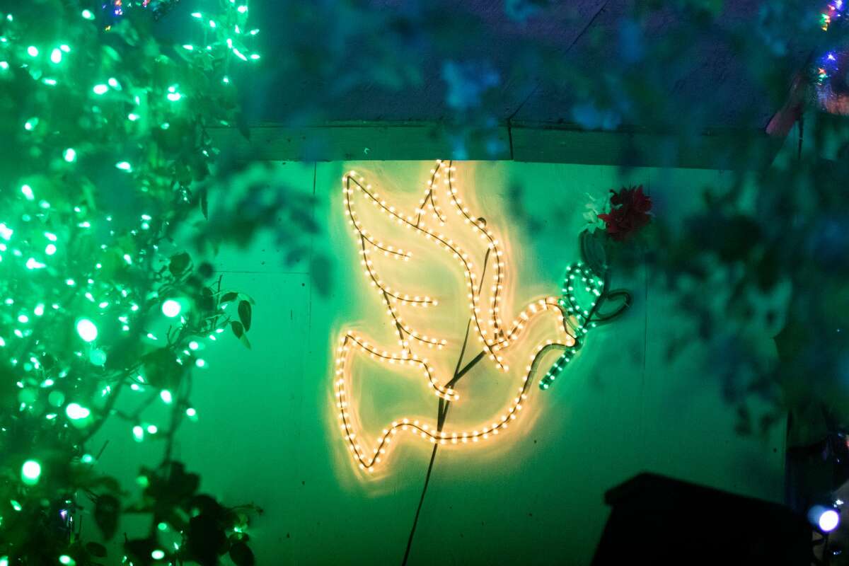 Deacon Dave's Christmas display lights up Bay Area with over 640,000 lights