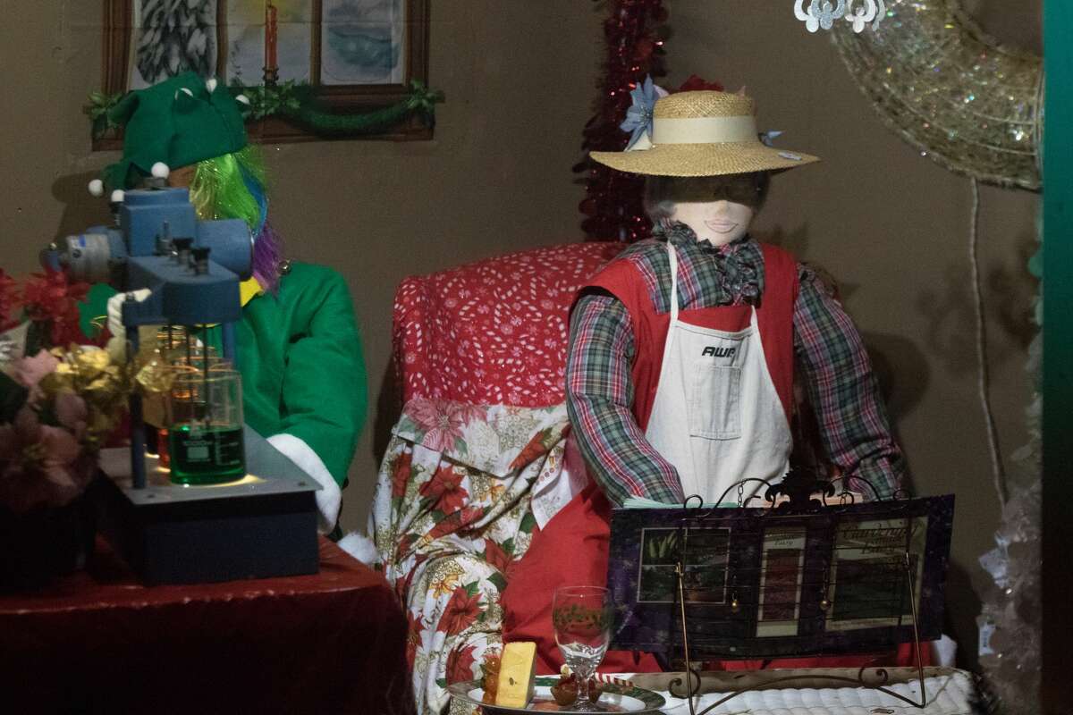 Deacon Dave's Christmas display lights up Bay Area with over 640,000 lights