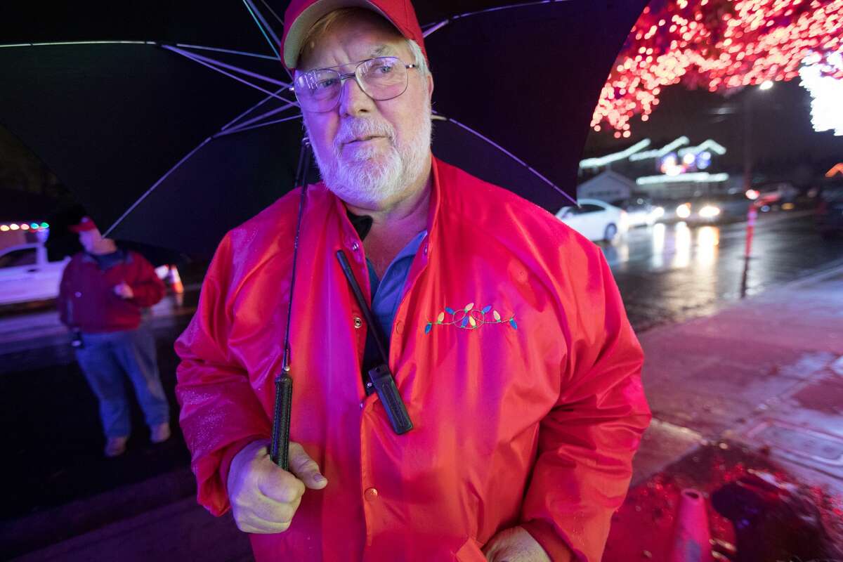 Deacon Dave's Christmas display lights up Bay Area with over 640,000 lights