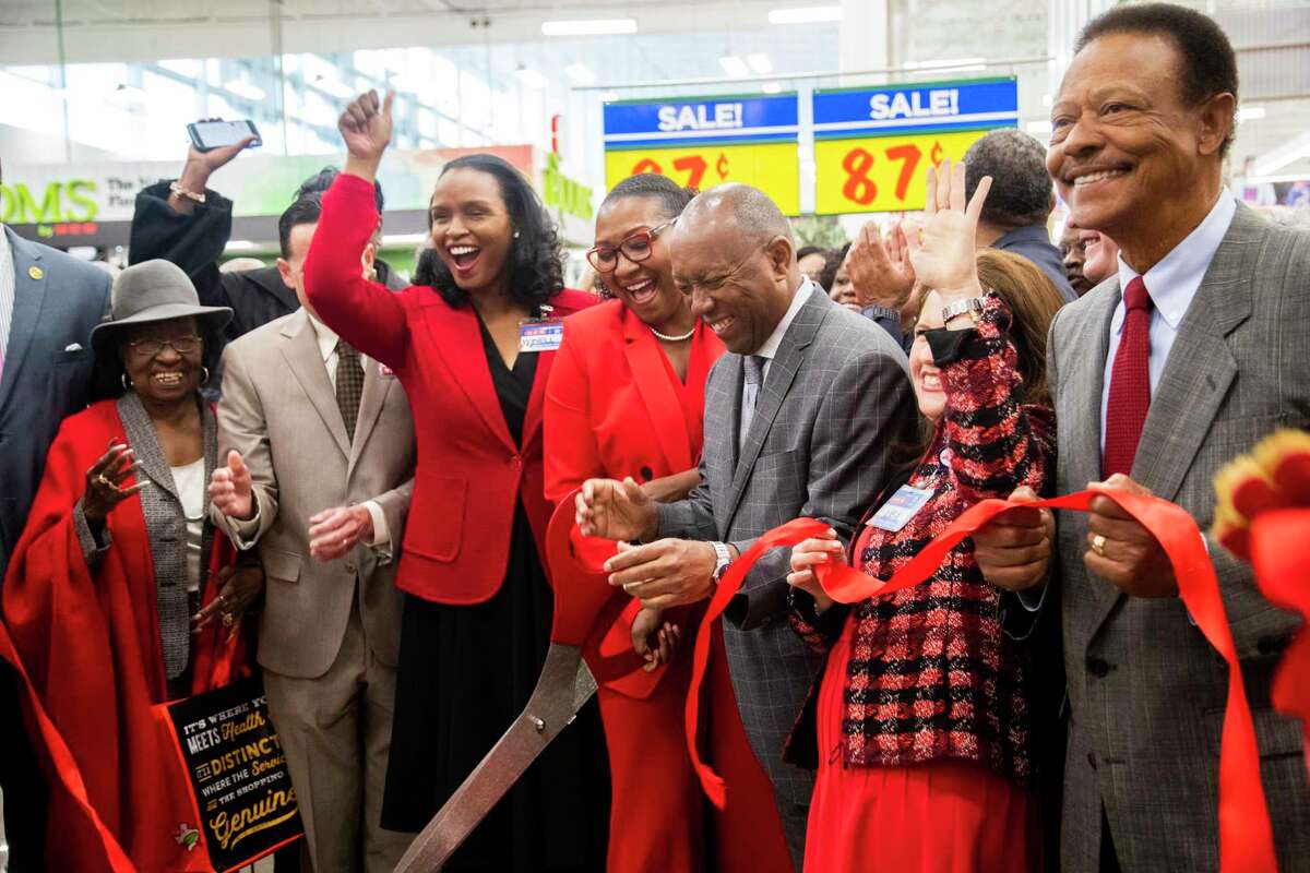 H-E-B MacGregor Store Brings Fresh Food To Third Ward