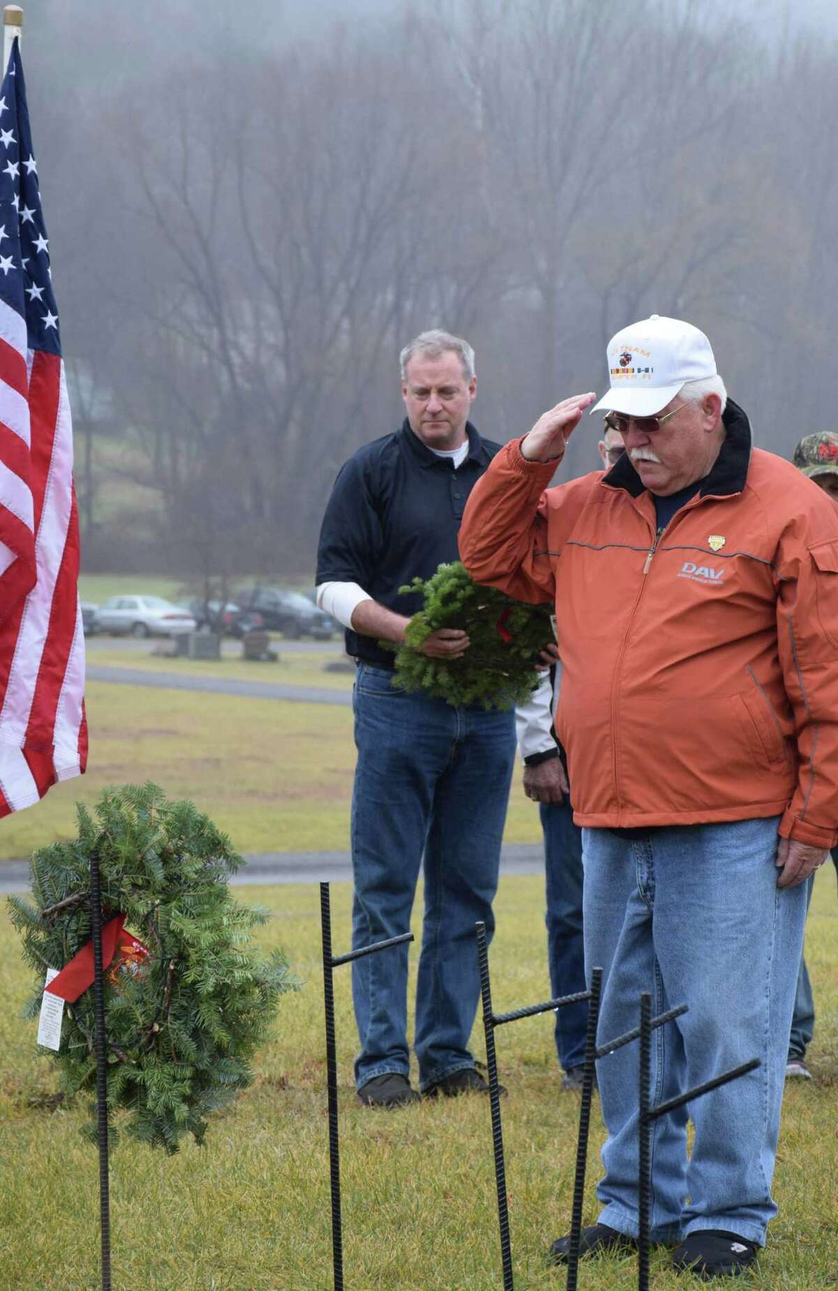 More than 700 wreaths placed at cemetery