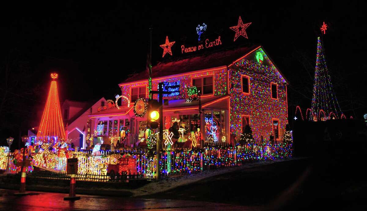 Christmas Light Displays Roseville Ca 2022 Wonderland On Roseville Lights Up Fairfield