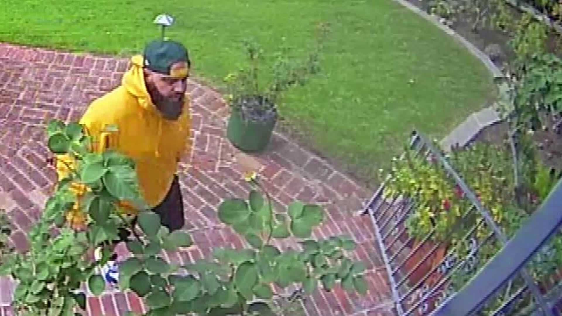 hidden-cam-thief-steals-10-000-from-grandma-after-phone-call