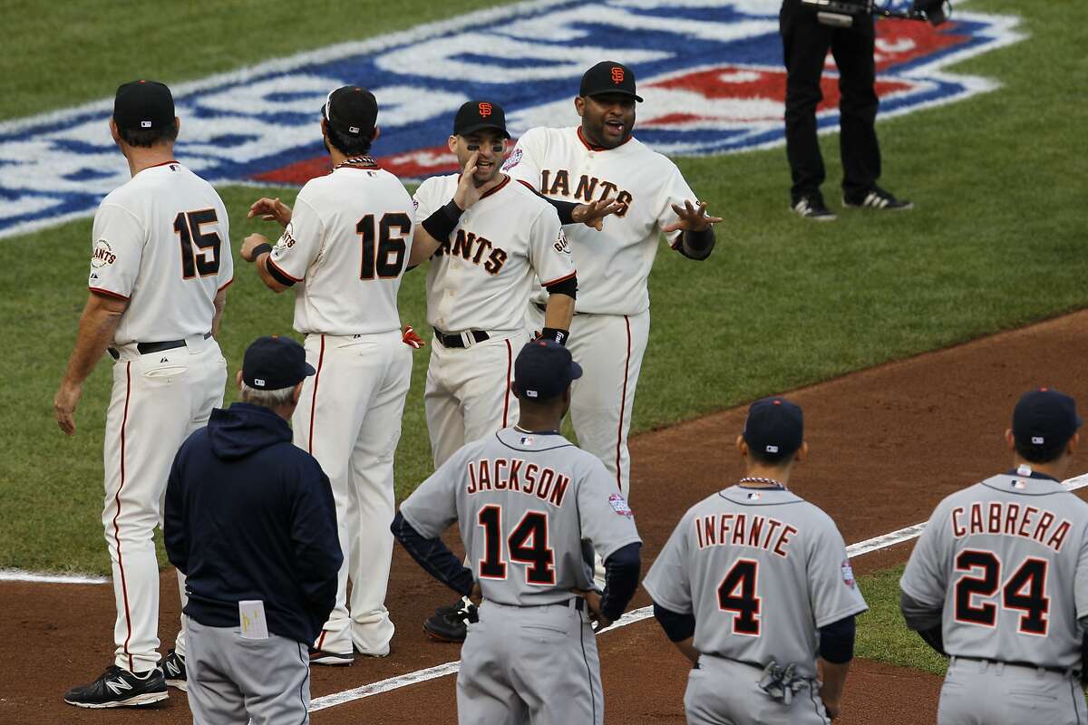 Video: Pablo Sandoval catches final out in foul territory, Giants win 2014 World  Series - NBC Sports