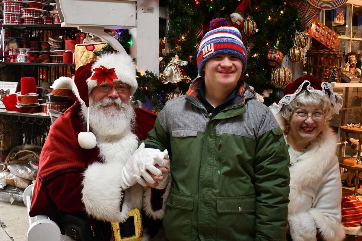 SEEN Santa visits Hollandia Nursery in Bethel 2019