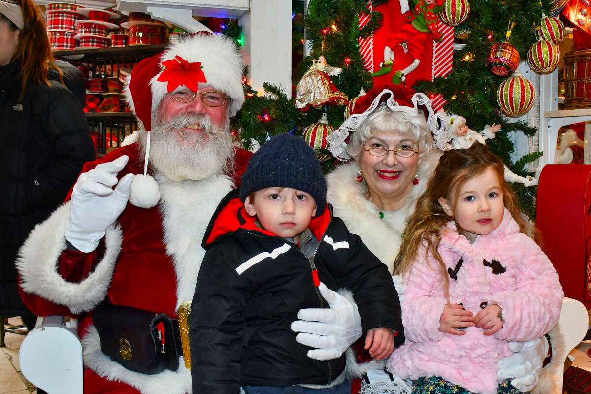 SEEN Santa visits Hollandia Nursery in Bethel 2019