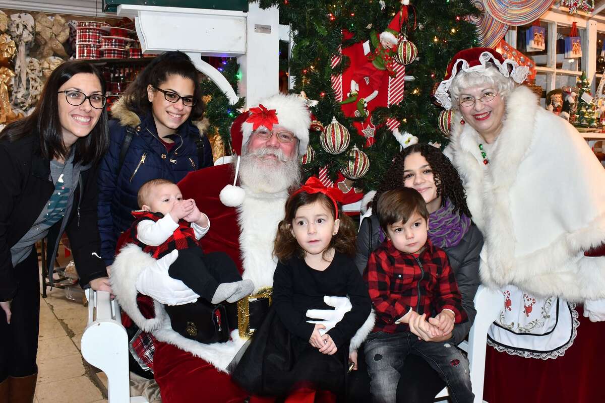 SEEN Santa visits Hollandia Nursery in Bethel 2019