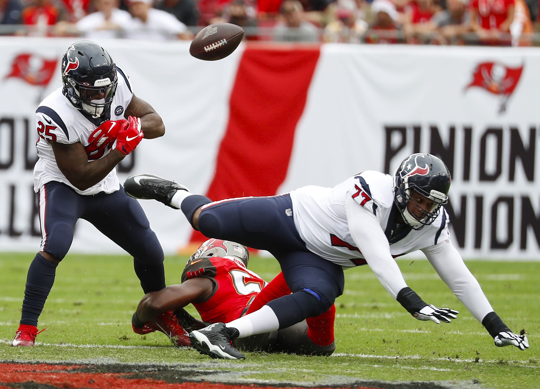 Texans' Vernon Hargreaves gets final word, win against Buccaneers