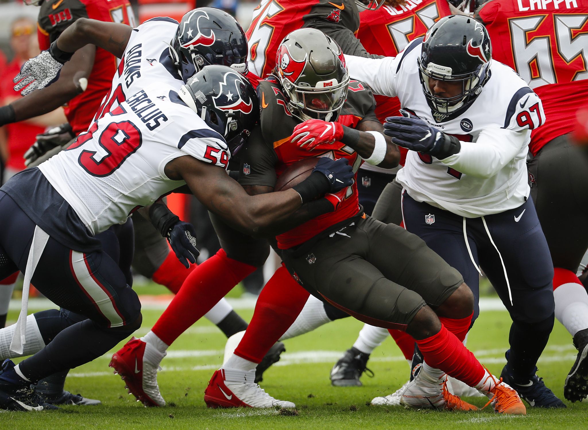 Texans slip past Buccaneers, clinch AFC South title