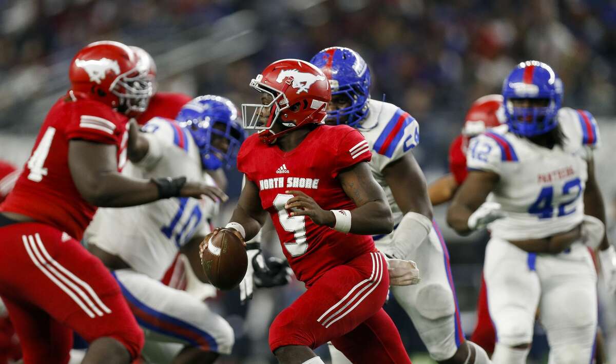 North Shore quarterback Dematrius Davis (9) scrambles out of the pocket against Duncanville during the third quarter of the UIL 6A Division 1 State Championship at AT&T Stadium Saturday, Dec. 21, 2019, in Arlington, Texas. North Shore won 31-17.