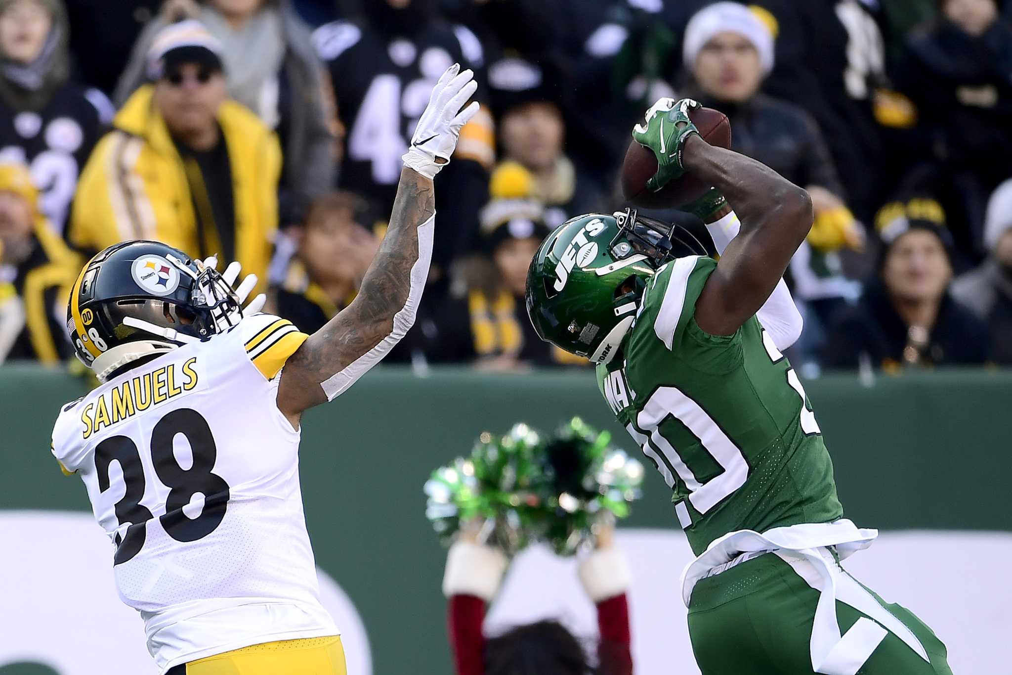 Bell, Jets damage Steelers' playoff hopes with 16-10 victory