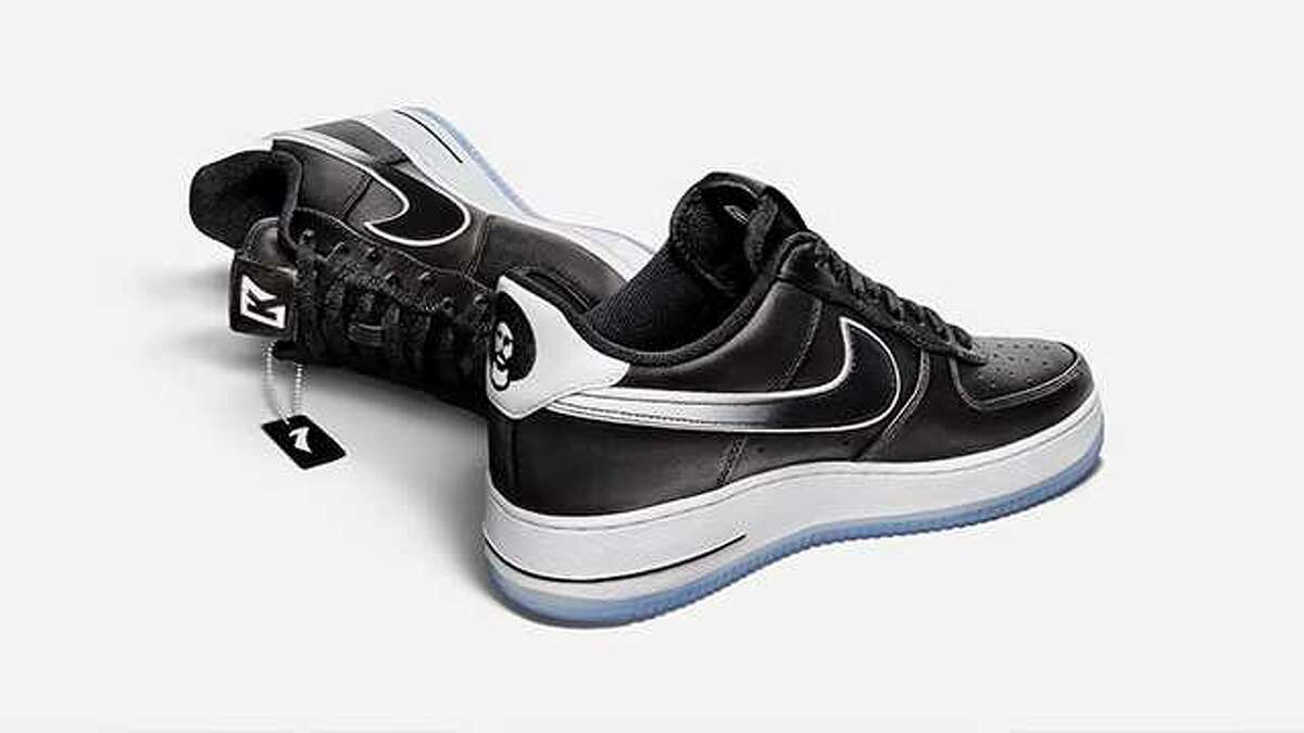 Nike continues to embrace Kaepernick amid his rift with